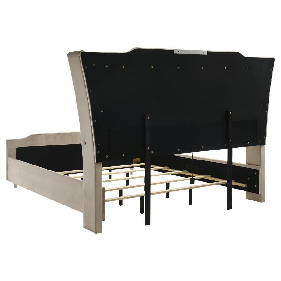 Lorient 5-piece California King Bedroom Set Ivory and Camel