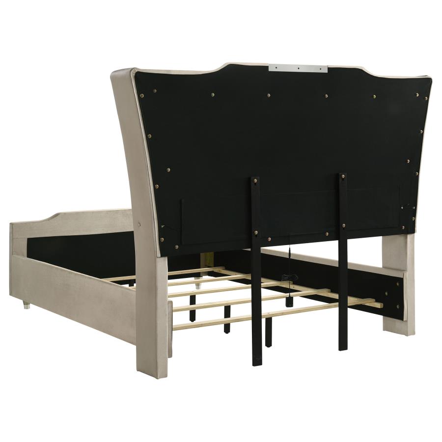 Lorient 5-piece Queen Bedroom Set Ivory and Camel