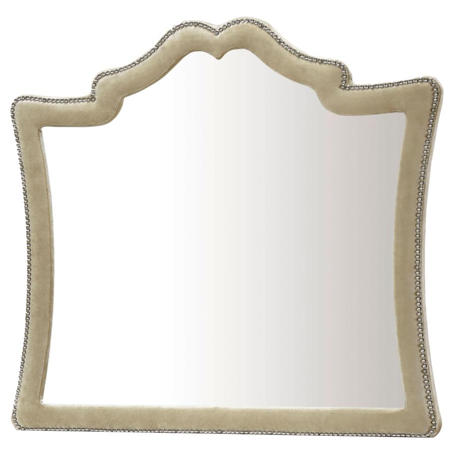 Antonella 4-piece Queen Bedroom Set Ivory 